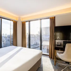 Saint 4*, لندن المملكة المتحدة